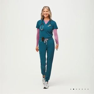 Caribbean blue joggers and one pocket scrub top, XS